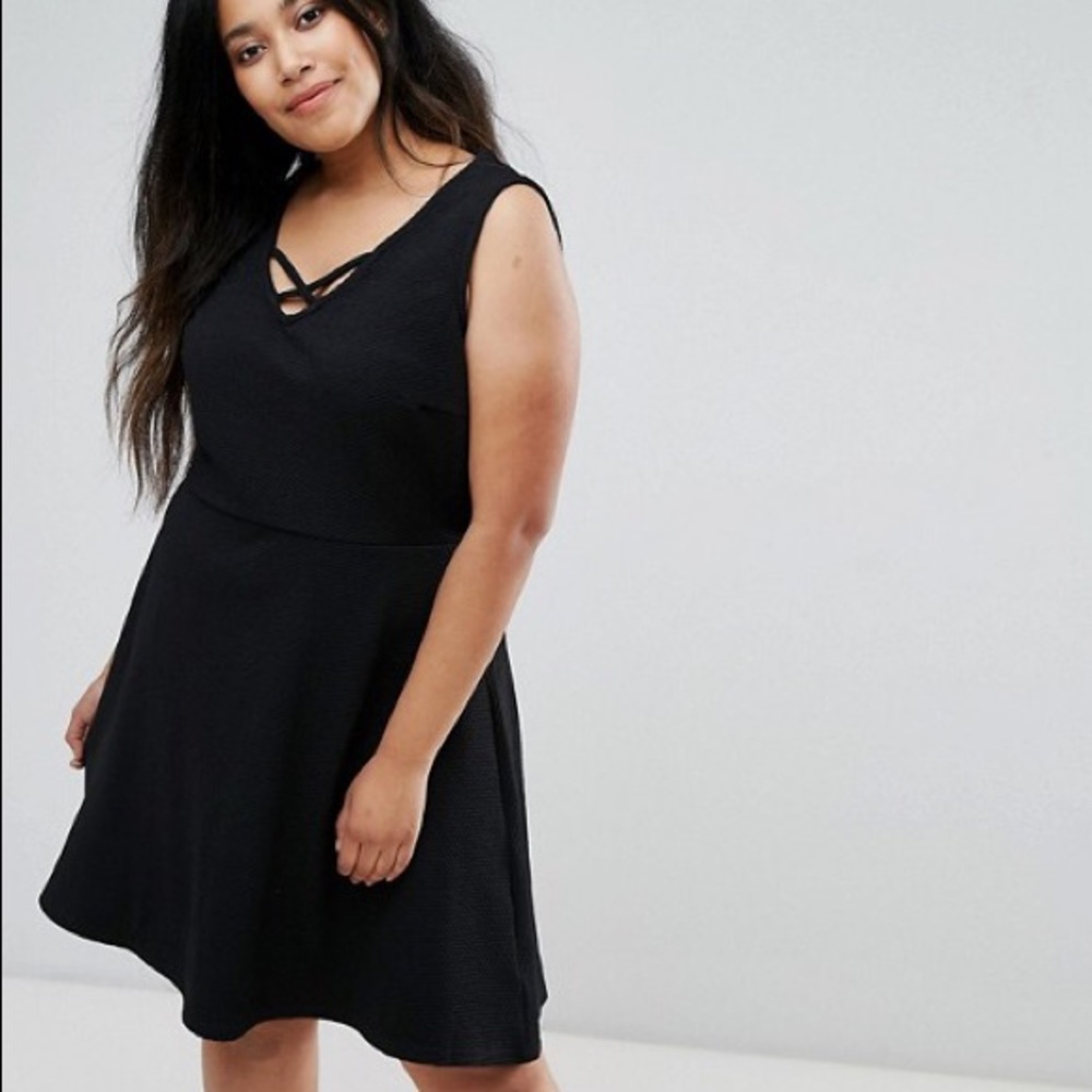 BRAND NEW SZ16 New Look Lattice Front Skater Dress